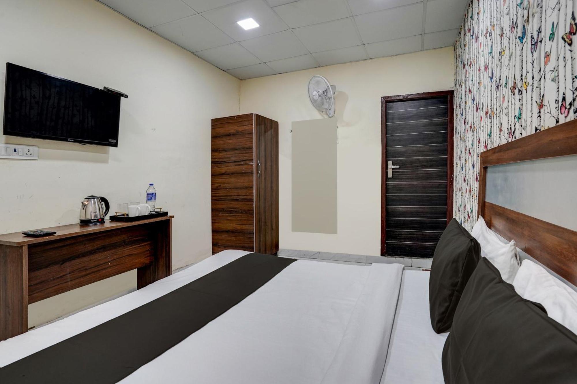 OYO 90525 Hotel Blackberry Faridabad Exterior foto