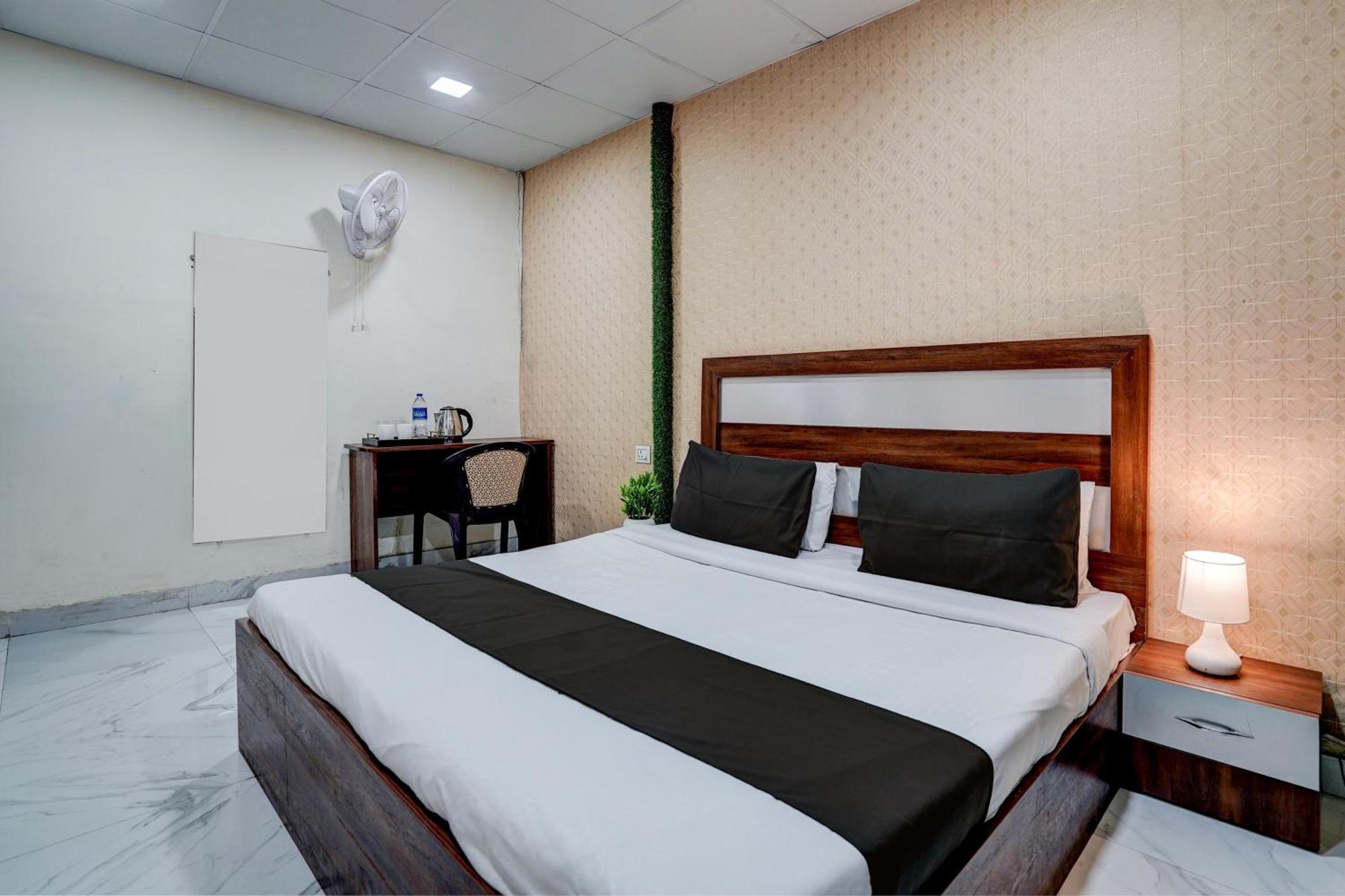 OYO 90525 Hotel Blackberry Faridabad Exterior foto