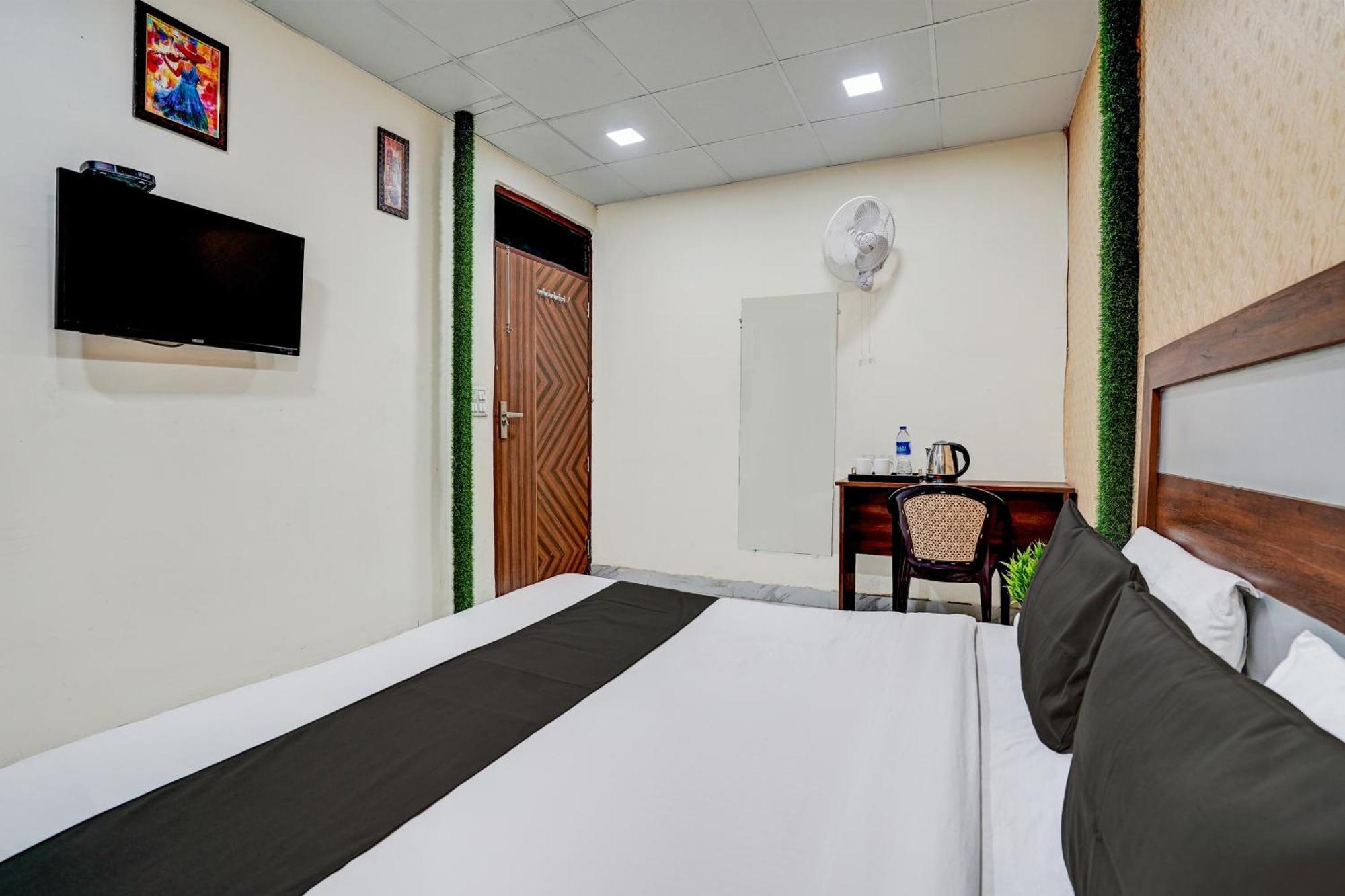 OYO 90525 Hotel Blackberry Faridabad Exterior foto